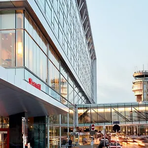 4* Hotel Marriott Montreal Airport In-terminal
