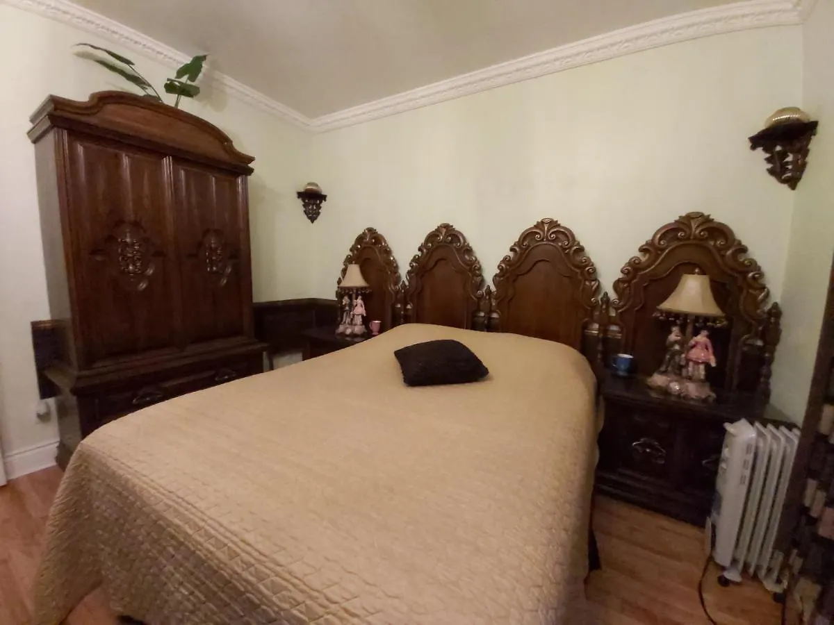 Homestay Lovely Classic Room Montreal